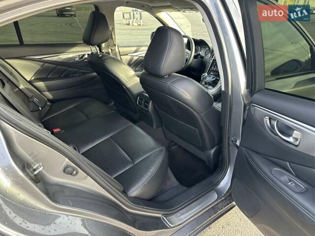 Серый Инфинити Q50, объемом двигателя 3 л и пробегом 118 тыс. км за 22800 $, фото 24 на Automoto.ua