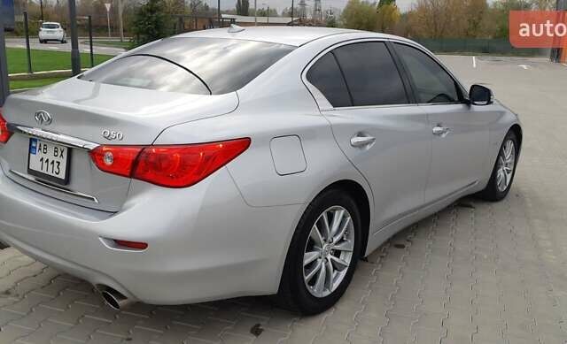 Серый Инфинити Q50, объемом двигателя 3 л и пробегом 86 тыс. км за 16250 $, фото 5 на Automoto.ua