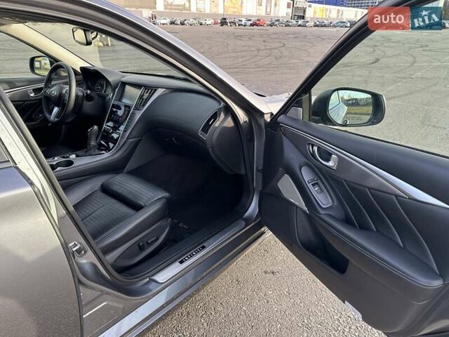 Серый Инфинити Q50, объемом двигателя 3 л и пробегом 118 тыс. км за 22800 $, фото 25 на Automoto.ua