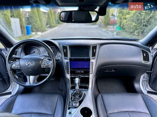 Сірий Інфініті Q50, об'ємом двигуна 3 л та пробігом 95 тис. км за 12700 $, фото 4 на Automoto.ua