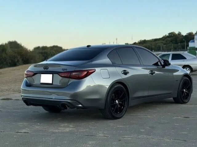 Серый Инфинити Q50, объемом двигателя 2 л и пробегом 127 тыс. км за 10100 $, фото 3 на Automoto.ua