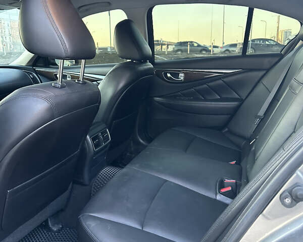 Серый Инфинити Q50, объемом двигателя 1.99 л и пробегом 120 тыс. км за 14500 $, фото 14 на Automoto.ua