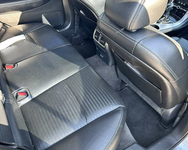 Серый Инфинити Q50, объемом двигателя 3 л и пробегом 105 тыс. км за 18900 $, фото 16 на Automoto.ua