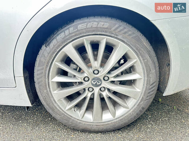 Серый Инфинити Q50, объемом двигателя 3 л и пробегом 100 тыс. км за 14800 $, фото 12 на Automoto.ua
