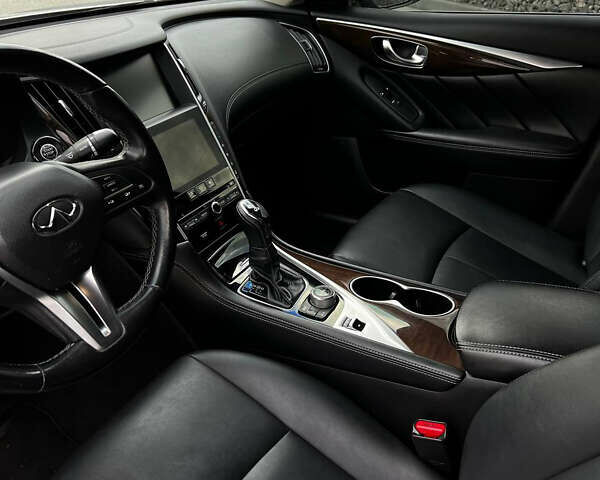 Сірий Інфініті Q50, об'ємом двигуна 3 л та пробігом 148 тис. км за 14500 $, фото 6 на Automoto.ua