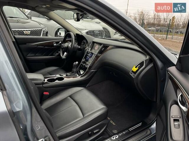 Серый Инфинити Q50, объемом двигателя 3 л и пробегом 73 тыс. км за 18000 $, фото 13 на Automoto.ua