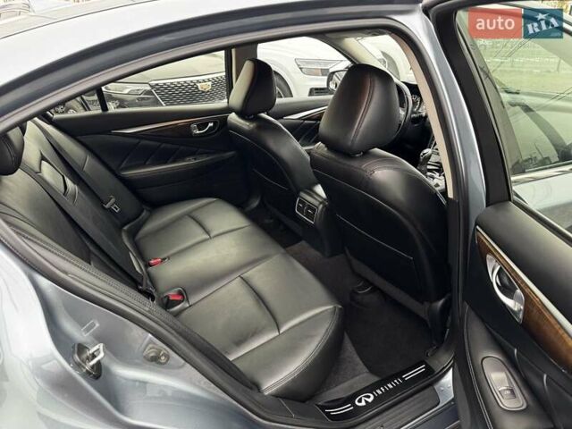 Серый Инфинити Q50, объемом двигателя 3 л и пробегом 73 тыс. км за 18000 $, фото 12 на Automoto.ua