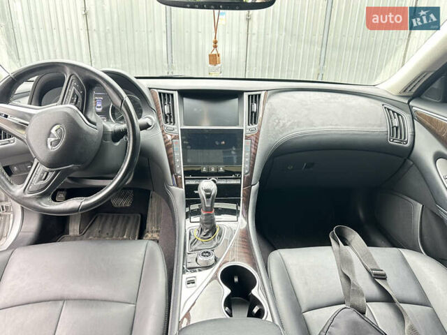 Серый Инфинити Q50, объемом двигателя 3 л и пробегом 100 тыс. км за 14800 $, фото 9 на Automoto.ua