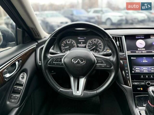 Серый Инфинити Q50, объемом двигателя 3 л и пробегом 133 тыс. км за 18490 $, фото 19 на Automoto.ua