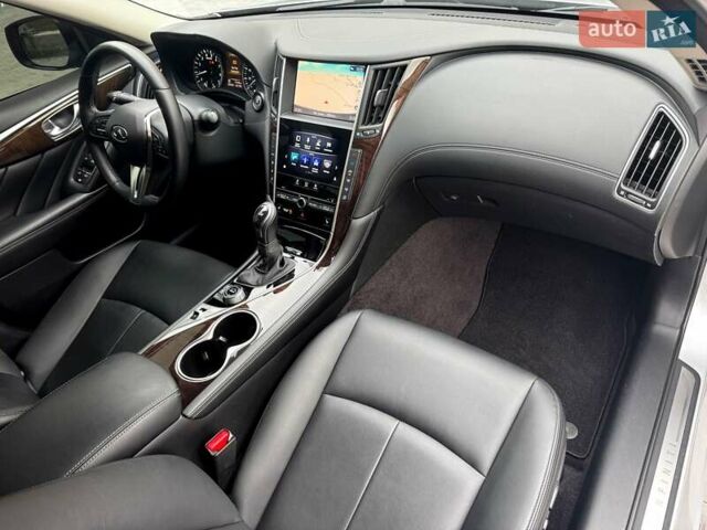 Сірий Інфініті Q50, об'ємом двигуна 3 л та пробігом 72 тис. км за 17400 $, фото 17 на Automoto.ua