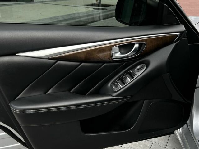 Сірий Інфініті Q50, об'ємом двигуна 3 л та пробігом 148 тис. км за 14500 $, фото 5 на Automoto.ua