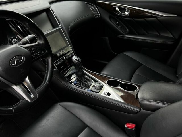 Сірий Інфініті Q50, об'ємом двигуна 3 л та пробігом 148 тис. км за 14500 $, фото 6 на Automoto.ua