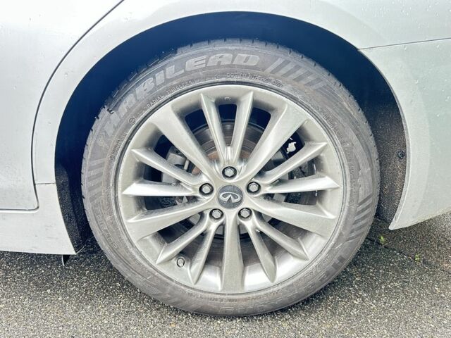 Сірий Інфініті Q50, об'ємом двигуна 3 л та пробігом 98 тис. км за 14400 $, фото 13 на Automoto.ua