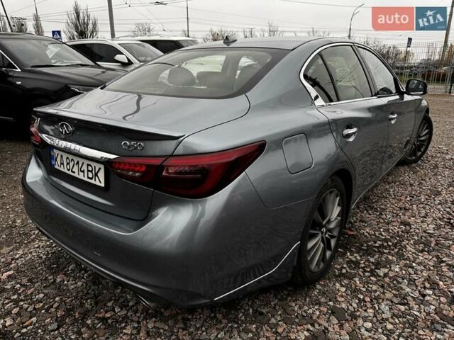 Серый Инфинити Q50, объемом двигателя 3 л и пробегом 73 тыс. км за 18000 $, фото 2 на Automoto.ua