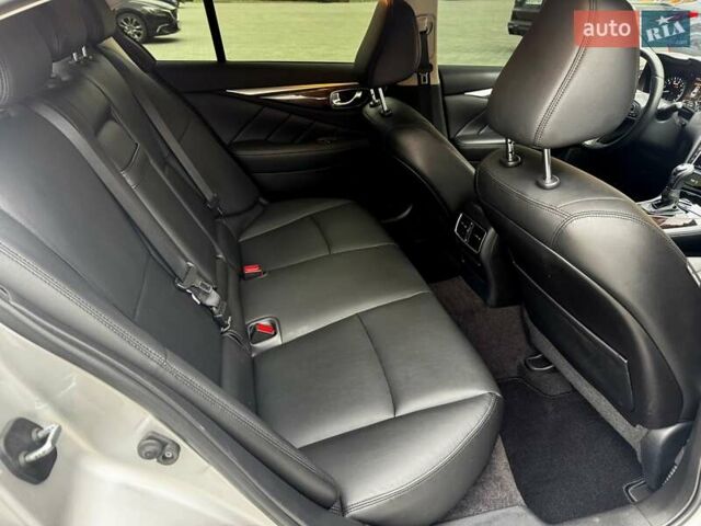 Сірий Інфініті Q50, об'ємом двигуна 3 л та пробігом 72 тис. км за 17400 $, фото 14 на Automoto.ua