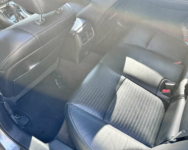 Серый Инфинити Q50, объемом двигателя 3 л и пробегом 105 тыс. км за 18900 $, фото 15 на Automoto.ua