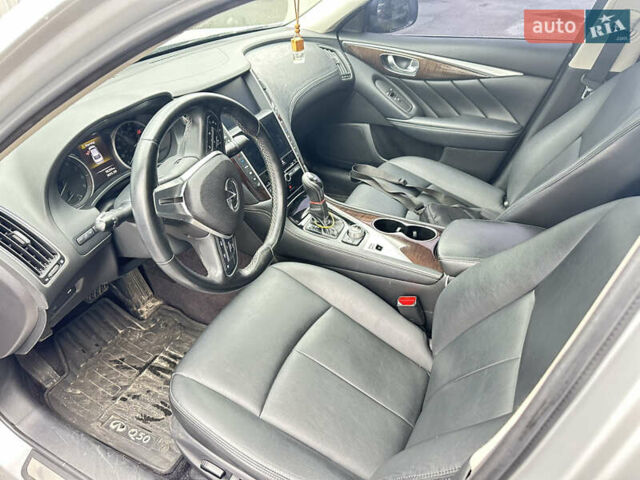 Серый Инфинити Q50, объемом двигателя 3 л и пробегом 100 тыс. км за 14800 $, фото 7 на Automoto.ua