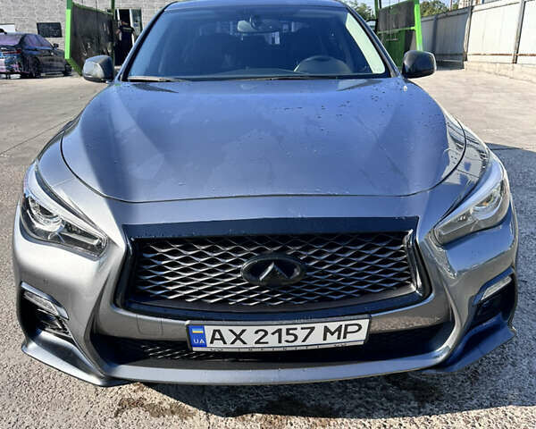 Серый Инфинити Q50, объемом двигателя 3 л и пробегом 105 тыс. км за 18900 $, фото 1 на Automoto.ua