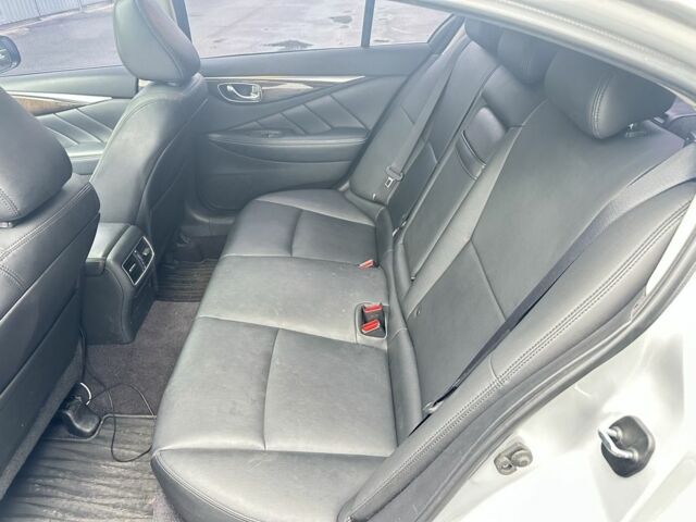 Сірий Інфініті Q50, об'ємом двигуна 3 л та пробігом 98 тис. км за 14400 $, фото 8 на Automoto.ua