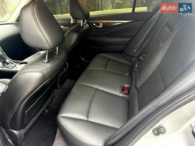 Сірий Інфініті Q50, об'ємом двигуна 3 л та пробігом 72 тис. км за 17400 $, фото 12 на Automoto.ua