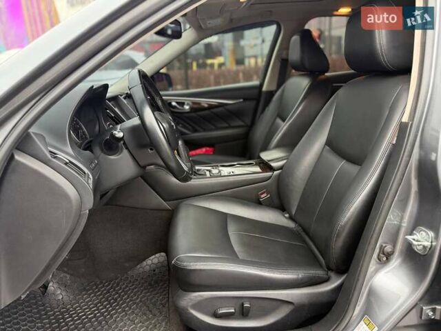 Серый Инфинити Q50, объемом двигателя 3 л и пробегом 133 тыс. км за 18490 $, фото 9 на Automoto.ua
