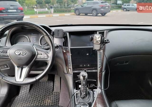 Сірий Інфініті Q50, об'ємом двигуна 3 л та пробігом 129 тис. км за 18500 $, фото 4 на Automoto.ua