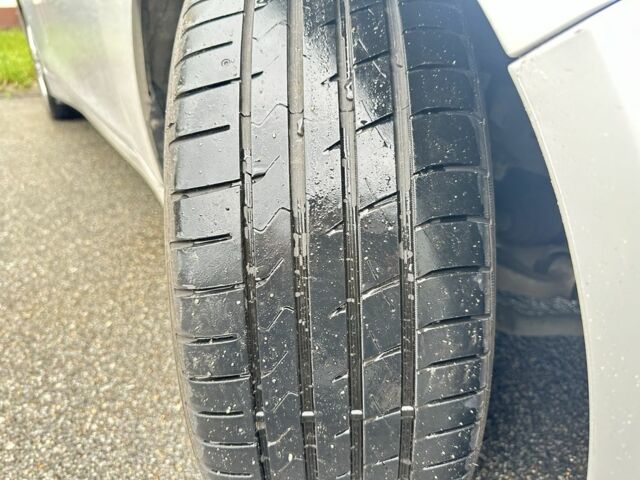 Сірий Інфініті Q50, об'ємом двигуна 3 л та пробігом 98 тис. км за 14400 $, фото 12 на Automoto.ua