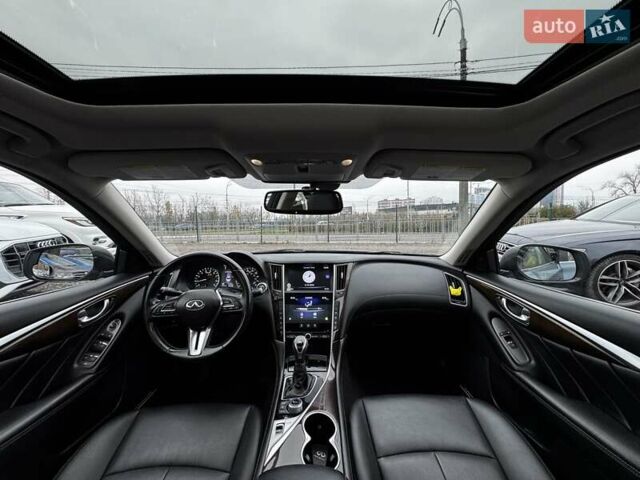 Серый Инфинити Q50, объемом двигателя 3 л и пробегом 73 тыс. км за 18000 $, фото 15 на Automoto.ua