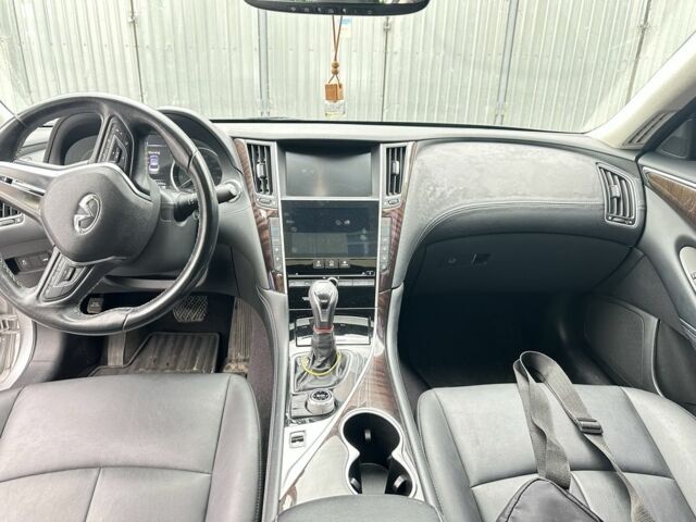 Сірий Інфініті Q50, об'ємом двигуна 3 л та пробігом 98 тис. км за 14400 $, фото 9 на Automoto.ua