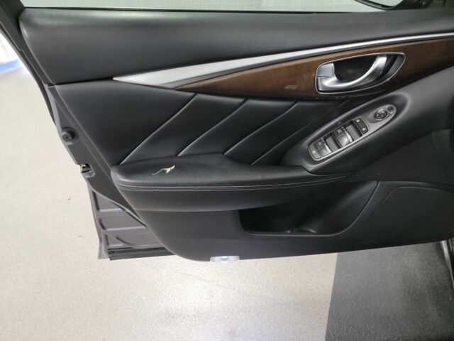 Серый Инфинити Q50, объемом двигателя 3 л и пробегом 80 тыс. км за 16000 $, фото 11 на Automoto.ua