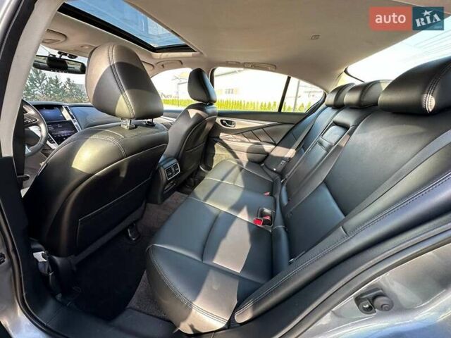 Серый Инфинити Q50, объемом двигателя 3 л и пробегом 74 тыс. км за 15900 $, фото 22 на Automoto.ua