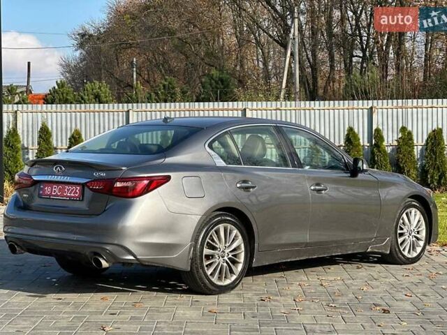 Серый Инфинити Q50, объемом двигателя 3 л и пробегом 74 тыс. км за 15900 $, фото 4 на Automoto.ua