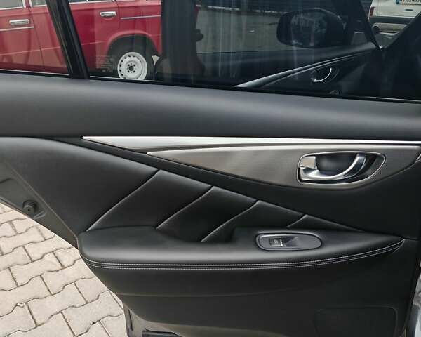 Серый Инфинити Q50, объемом двигателя 3 л и пробегом 55 тыс. км за 25000 $, фото 16 на Automoto.ua