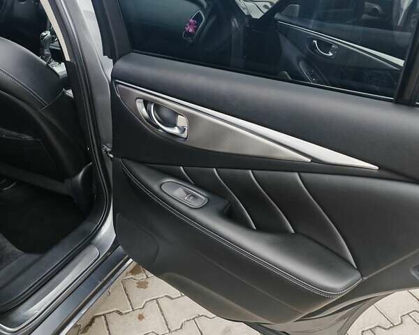 Серый Инфинити Q50, объемом двигателя 3 л и пробегом 55 тыс. км за 25000 $, фото 20 на Automoto.ua