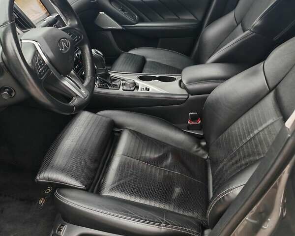 Серый Инфинити Q50, объемом двигателя 3 л и пробегом 55 тыс. км за 25000 $, фото 18 на Automoto.ua