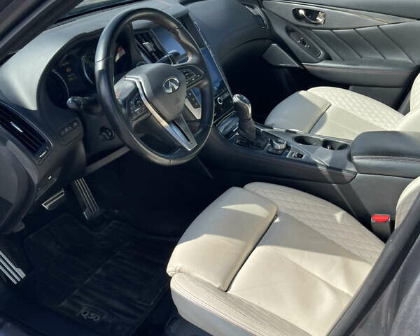 Серый Инфинити Q50, объемом двигателя 3 л и пробегом 170 тыс. км за 24000 $, фото 12 на Automoto.ua