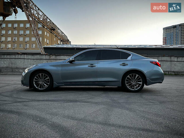 Серый Инфинити Q50, объемом двигателя 3 л и пробегом 41 тыс. км за 17100 $, фото 1 на Automoto.ua