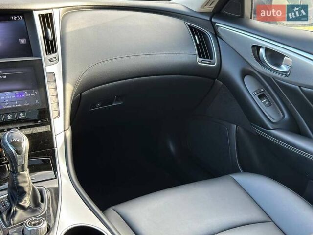 Серый Инфинити Q50, объемом двигателя 3 л и пробегом 74 тыс. км за 15900 $, фото 19 на Automoto.ua