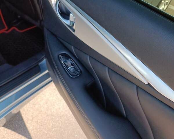 Сірий Інфініті Q50, об'ємом двигуна 3 л та пробігом 135 тис. км за 23000 $, фото 12 на Automoto.ua