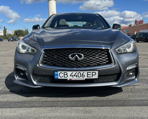 Серый Инфинити Q50, объемом двигателя 3 л и пробегом 170 тыс. км за 24000 $, фото 1 на Automoto.ua