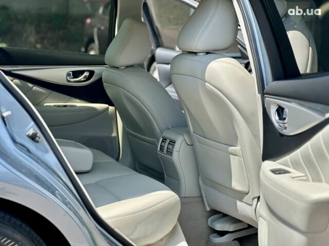 Серый Инфинити Q50, объемом двигателя 0 л и пробегом 93 тыс. км за 14900 $, фото 17 на Automoto.ua