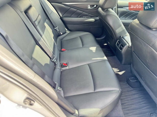 Серый Инфинити Q50, объемом двигателя 3 л и пробегом 93 тыс. км за 20000 $, фото 9 на Automoto.ua