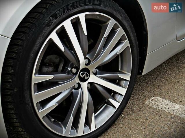 Сірий Інфініті Q50, об'ємом двигуна 3 л та пробігом 119 тис. км за 15800 $, фото 4 на Automoto.ua