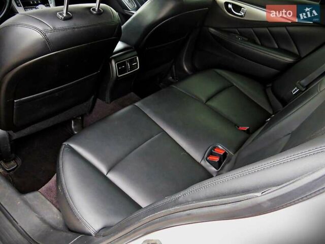Сірий Інфініті Q50, об'ємом двигуна 3 л та пробігом 119 тис. км за 15800 $, фото 17 на Automoto.ua