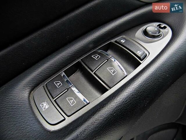 Сірий Інфініті Q50, об'ємом двигуна 3 л та пробігом 119 тис. км за 15800 $, фото 8 на Automoto.ua