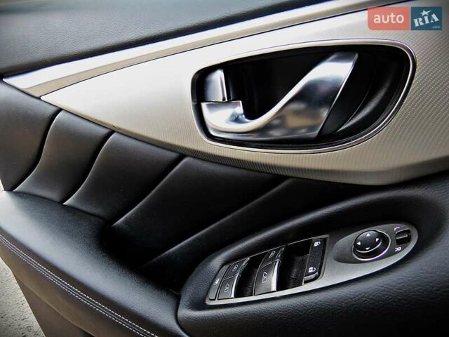 Сірий Інфініті Q50, об'ємом двигуна 3 л та пробігом 119 тис. км за 15800 $, фото 7 на Automoto.ua