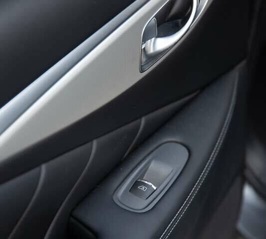 Серый Инфинити Q50, объемом двигателя 2.8 л и пробегом 47 тыс. км за 27000 $, фото 21 на Automoto.ua