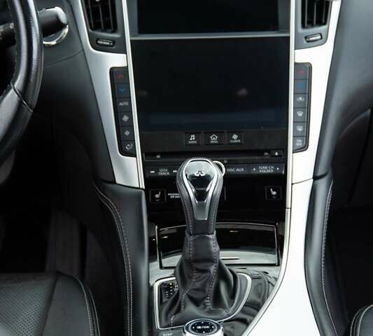 Серый Инфинити Q50, объемом двигателя 2.8 л и пробегом 47 тыс. км за 27000 $, фото 16 на Automoto.ua