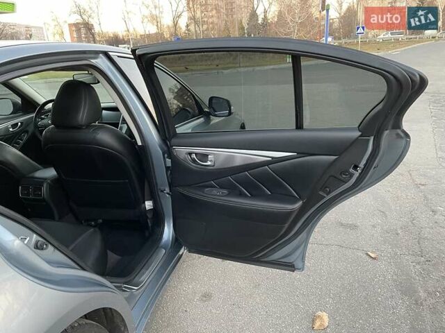 Синій Інфініті Q50, об'ємом двигуна 3.7 л та пробігом 155 тис. км за 15499 $, фото 38 на Automoto.ua