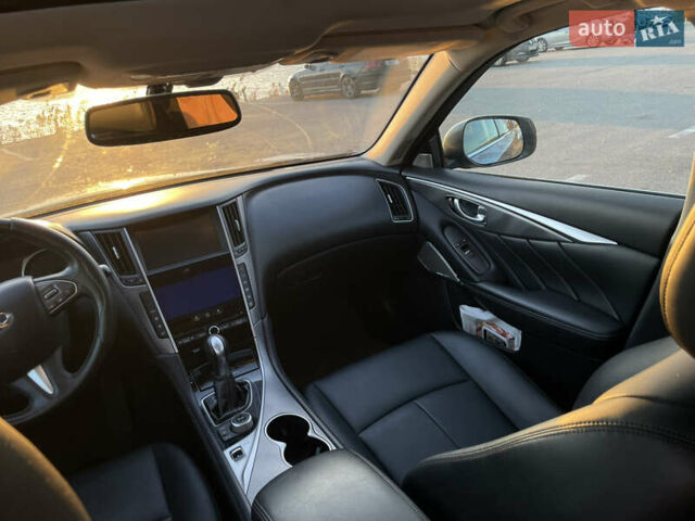 Синій Інфініті Q50, об'ємом двигуна 3 л та пробігом 155 тис. км за 15000 $, фото 11 на Automoto.ua